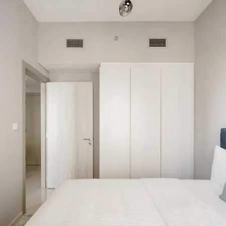 Pool View One Bed Room Business Bay Dubai Exterior photo